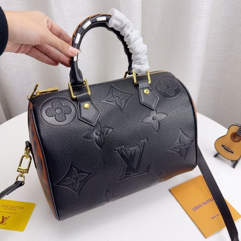 L0vis Vvtt0n Speedy Bandouliere Bag Wild At Heart Monogram Empreinte Giant Black 26Cm