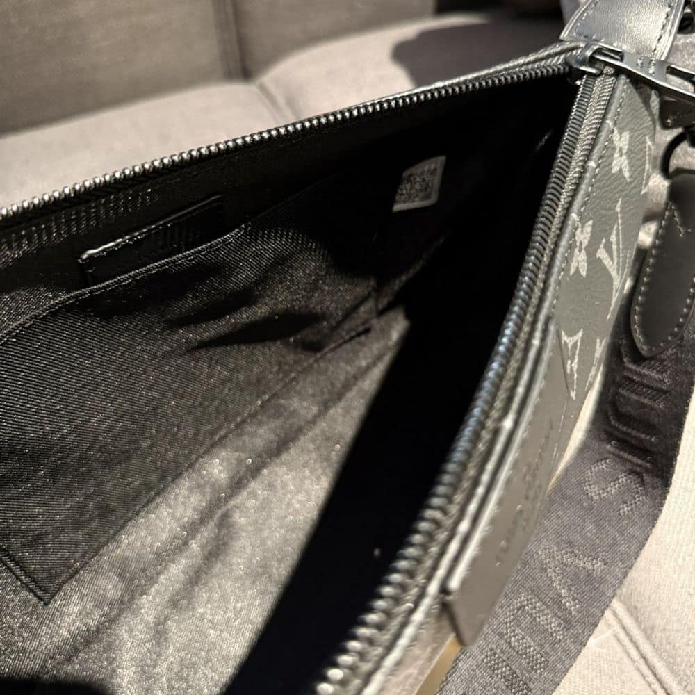 L0vis Vvtt0n Pochette Accessoire Bag Black 24Cm