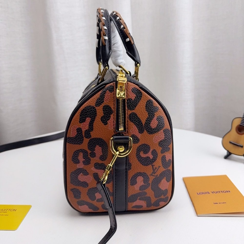 L0vis Vvtt0n Speedy Bandouliere Bag Wild At Heart Monogram Empreinte Giant Black 26Cm
