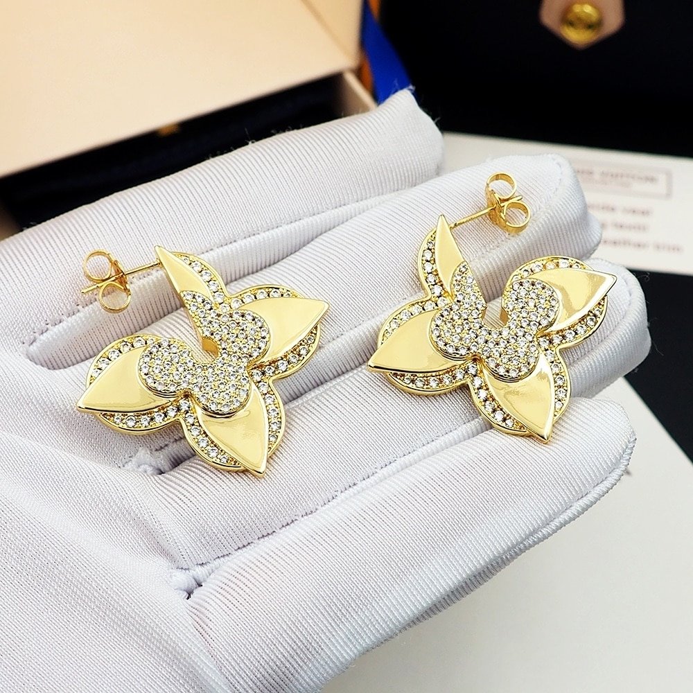 L0vis Vvtt0n Lv Medaillon Earrings M01995