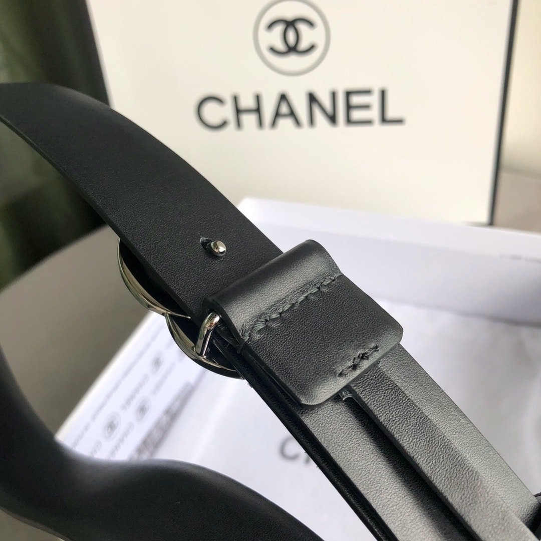 Ch**el Pearl And Leather Silver Tone Metal Black 3Cm