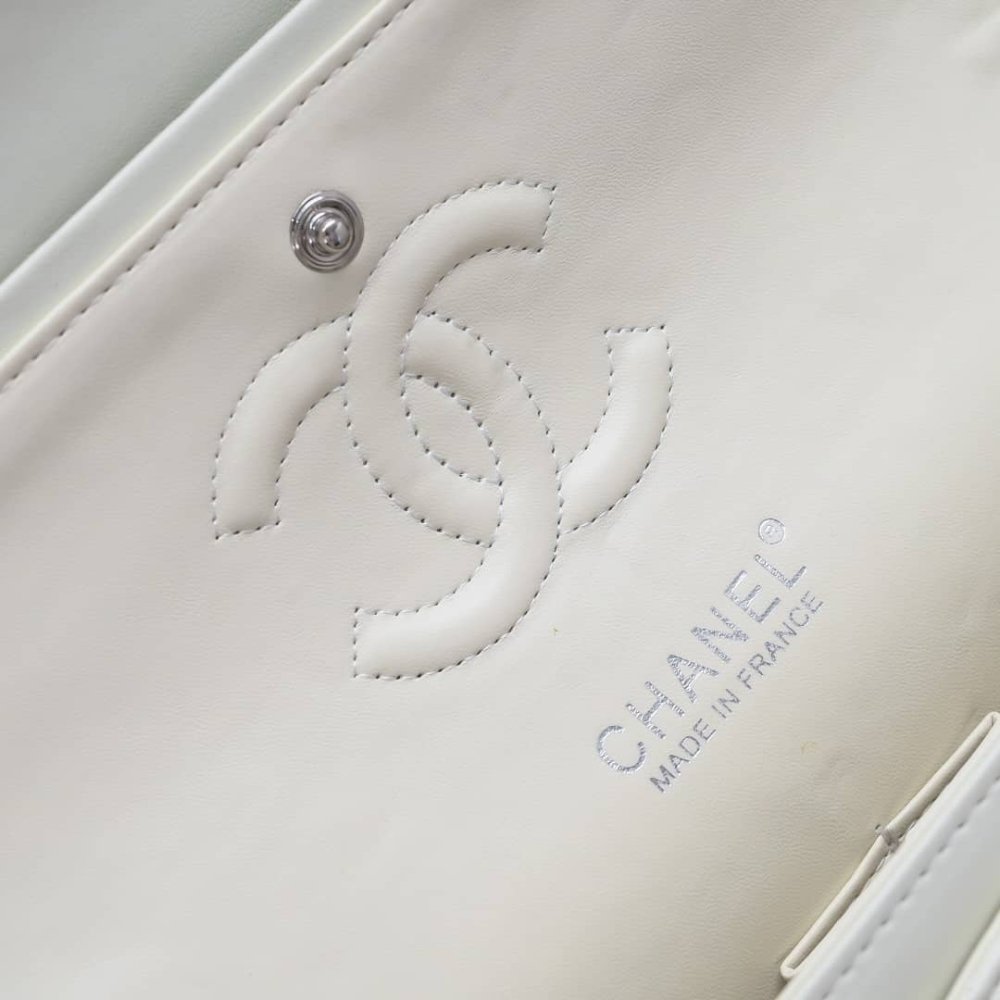 Ch**el Classic Double Flap Bag White Silver Hardware 25Cm