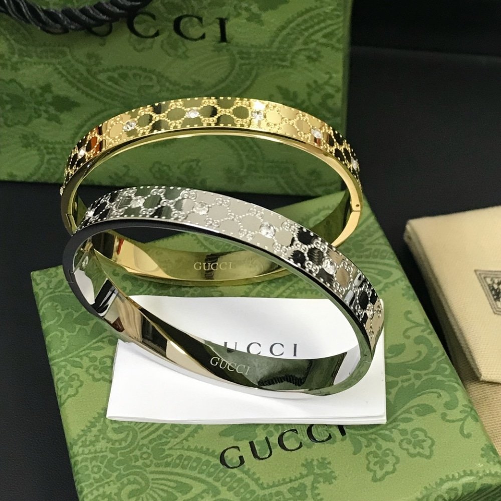 Gvc*1 Cuff Bracelet Silver 8Mm