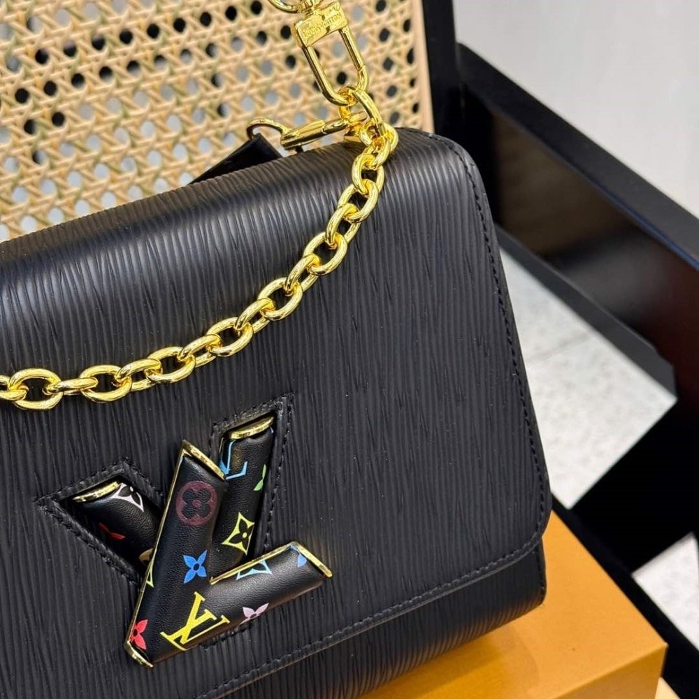 L0vis Vvtt0n X Takashi Murakami Lv Twist MM Slim Bag Black 23Cm M13243