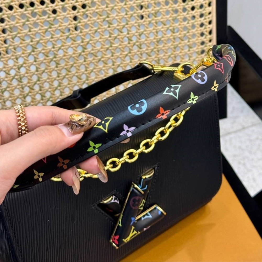 L0vis Vvtt0n X Takashi Murakami Lv Twist MM Slim Bag Black 23Cm M13243