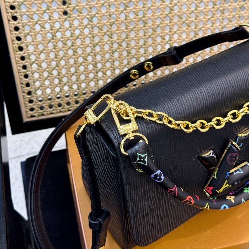 L0vis Vvtt0n X Takashi Murakami Lv Twist MM Slim Bag Black 23Cm M13243