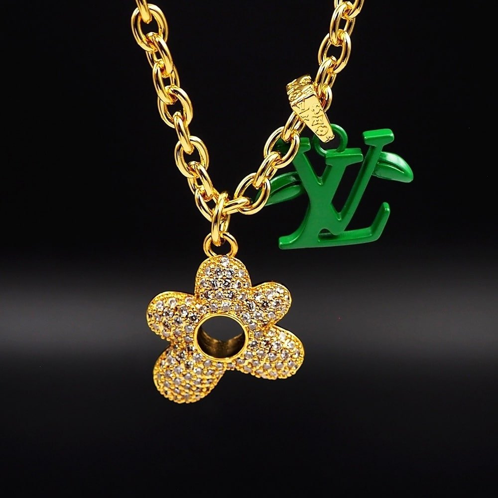 L0vis Vvtt0n Lv Blooming Necklace Gold With Green M01867
