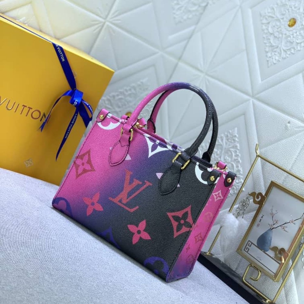 L0vis Vvtt0n Onthego Pm Midnight Fuchsia 25Cm