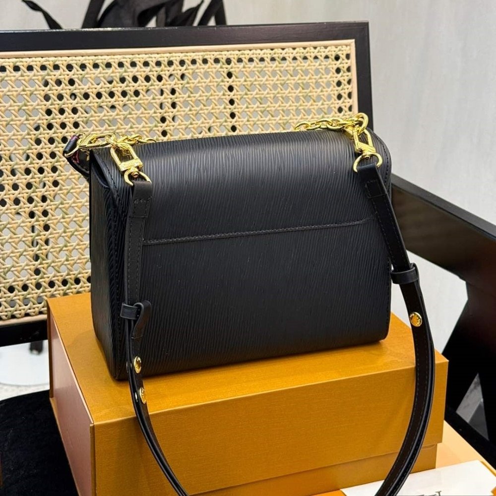 L0vis Vvtt0n X Takashi Murakami Lv Twist MM Slim Bag Black 23Cm M13243