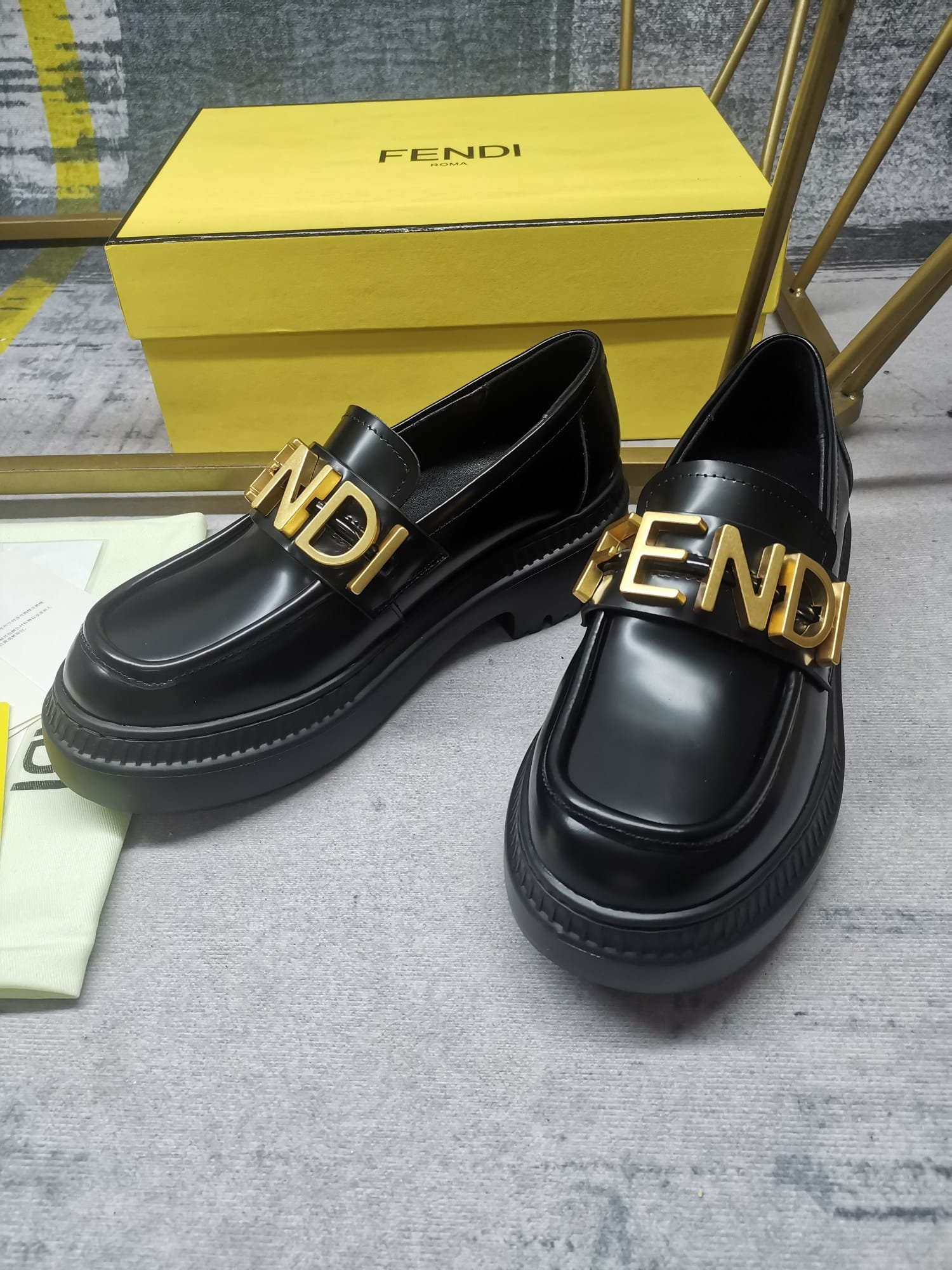 F**digraphy Smooth Leather Loafers Black