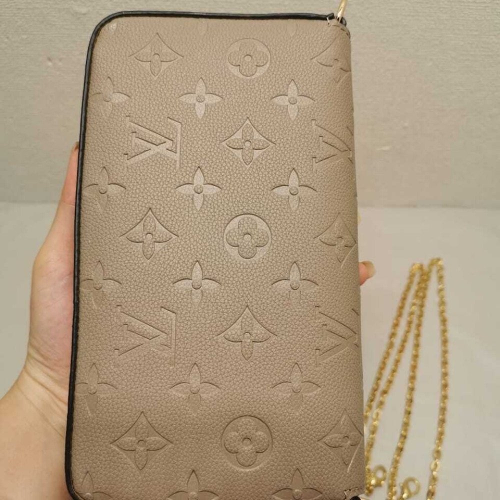 L0vis Vvtt0n Felicie Pochette Monogram Bag Beige 21Cm M82609