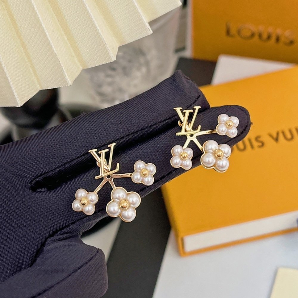 L0vis Vvtt0n Lv Floragram Earrings White Gold