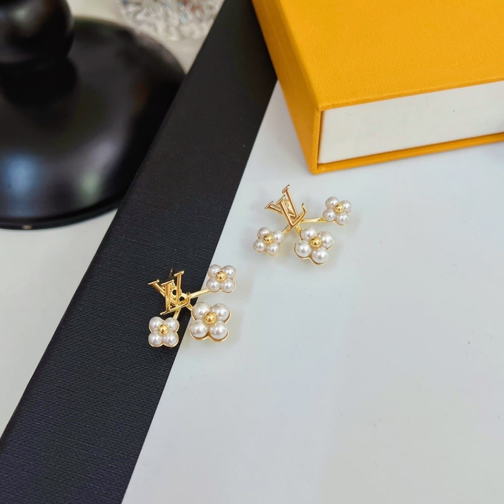 L0vis Vvtt0n Lv Floragram Earrings White Gold