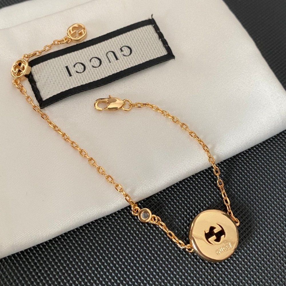 Gvc*1 Interlocking Gg Bracelet Gold Tone 786749 J85I0 8070