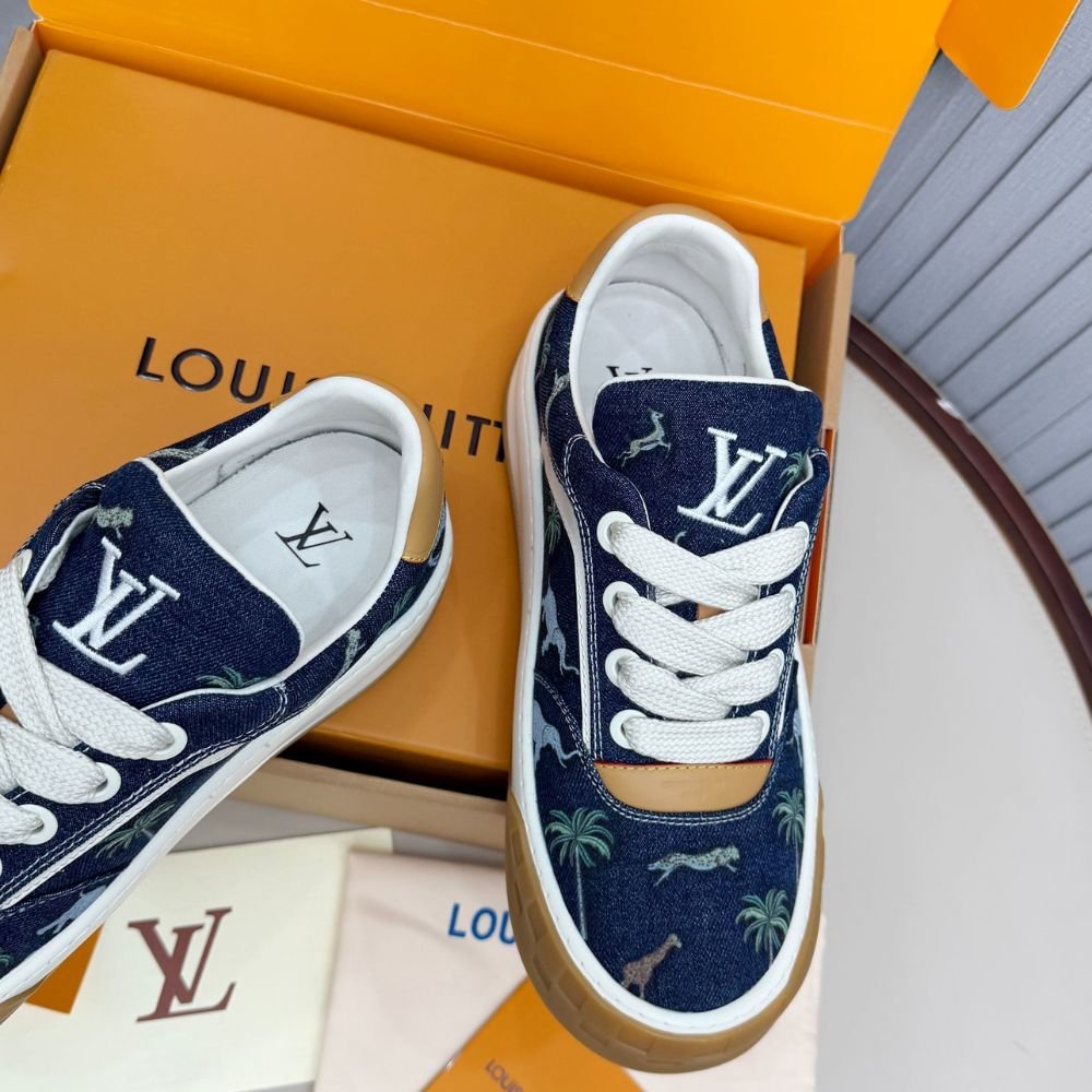 L0vis Vvtt0n LV x The Darjeeling Limited LV Tilted Sneaker Blue 1AJTLH