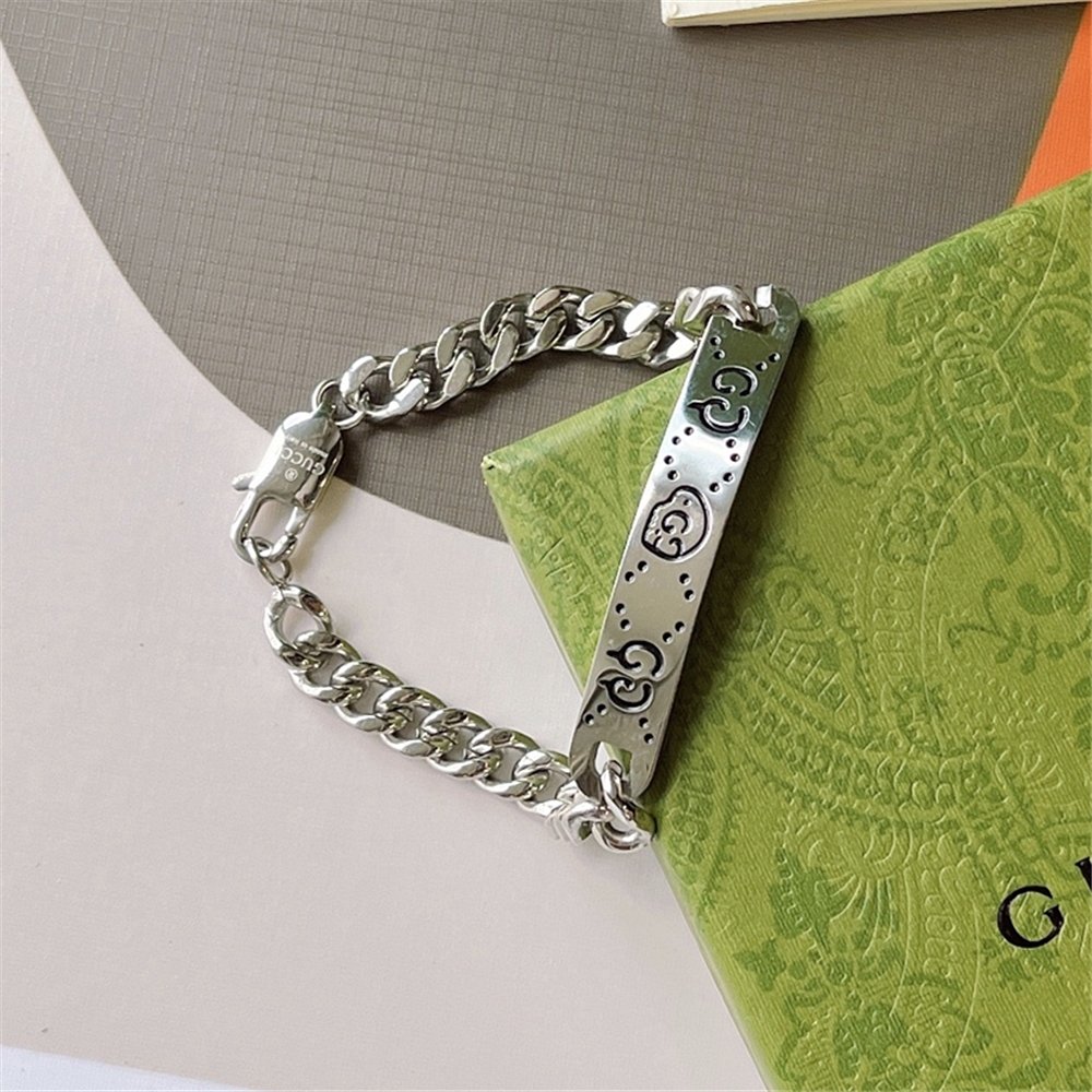 Gvc*1 Ghost Engraved Sterling Silver Id Bracelet Yba455321001