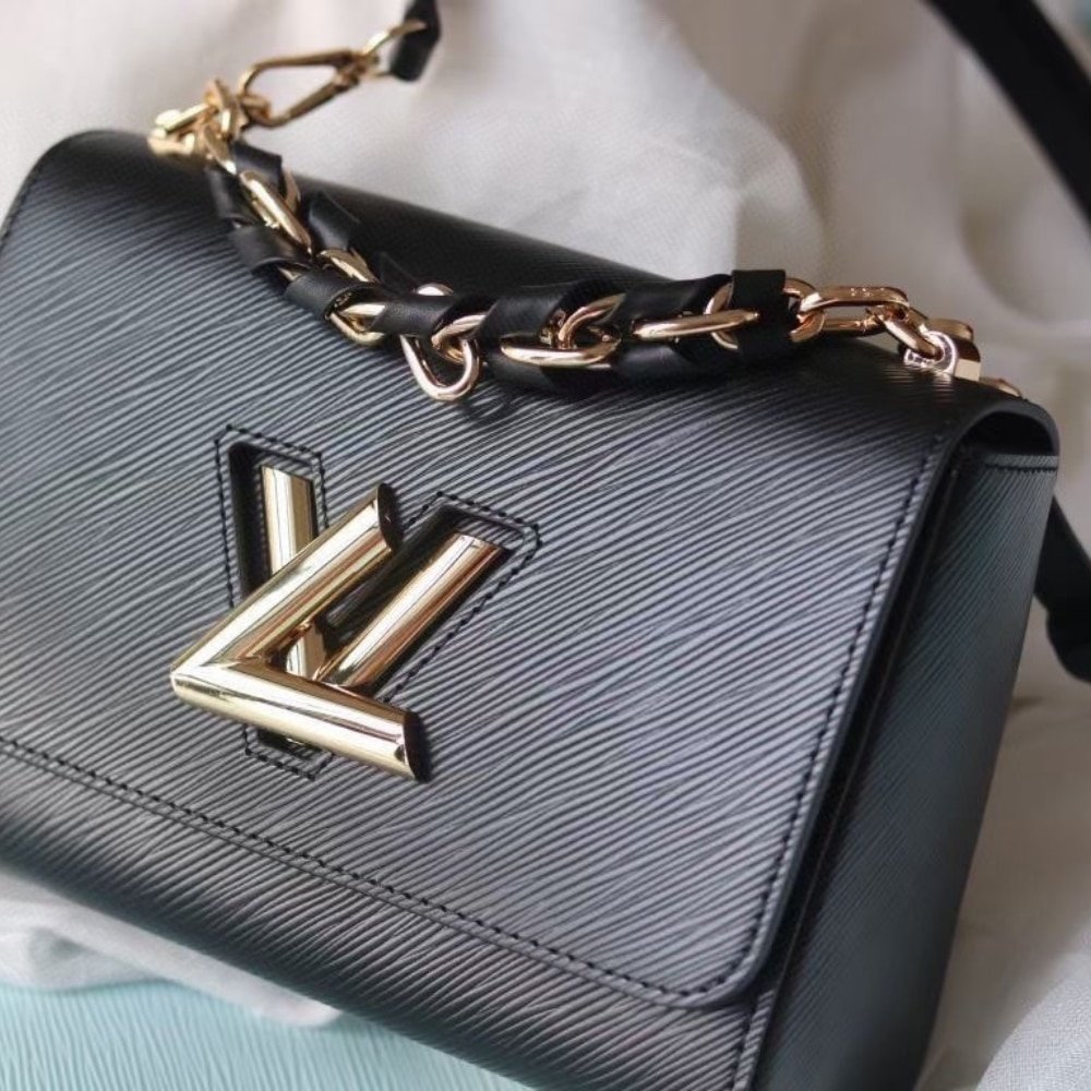 L0vis Vvtt0n Lv Twist MM Handbag Black 23Cm