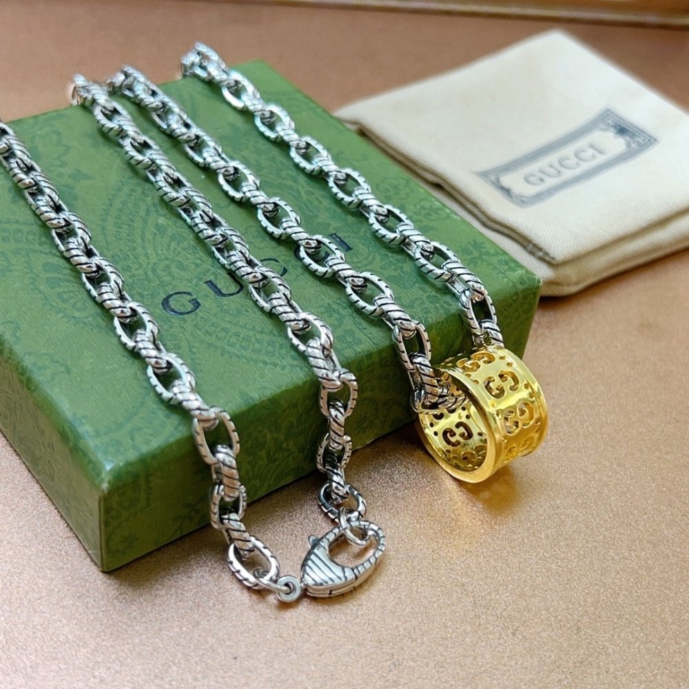 Gvc*1 Necklace Gold And Silver