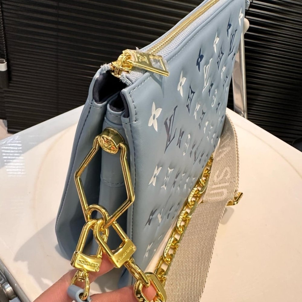 L0vis Vvtt0n Coussin PM Coussin Bag Blue 26Cm M22953
