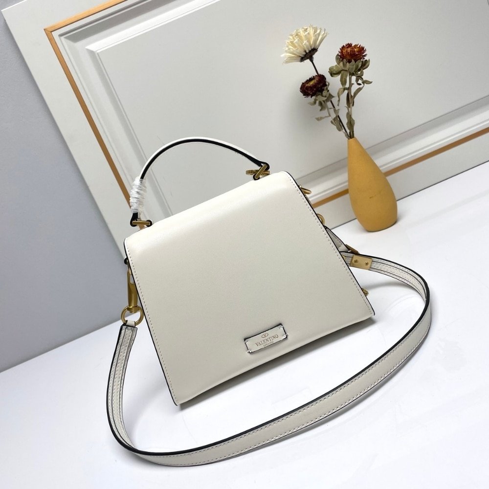 Va1e*ntin0 Garavani Small Vsling Wicker Handbag White 22Cm