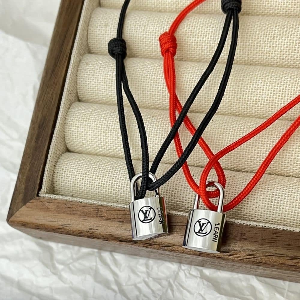 L0vis Vvtt0n Silver Lockit Bracelet Black Q05942