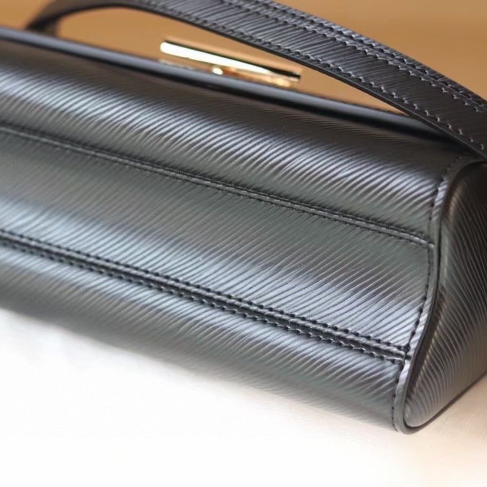 L0vis Vvtt0n Lv Twist MM Handbag Black 23Cm