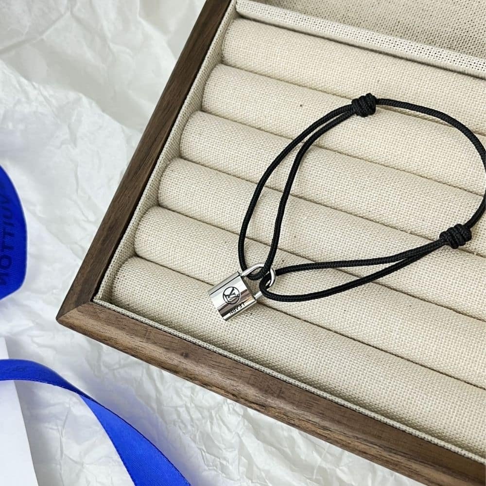 L0vis Vvtt0n Silver Lockit Bracelet Black Q05942