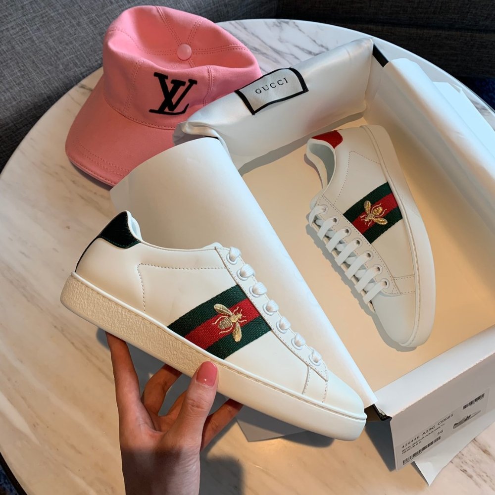 Gvc*1 Ace Embroidered Sneaker Bee White 429446 02JP0 9064