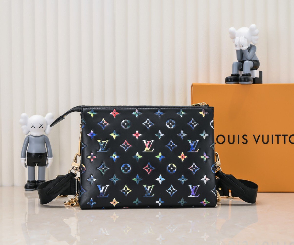 L0vis Vvtt0n Coussin PM Black 26Cm M21353