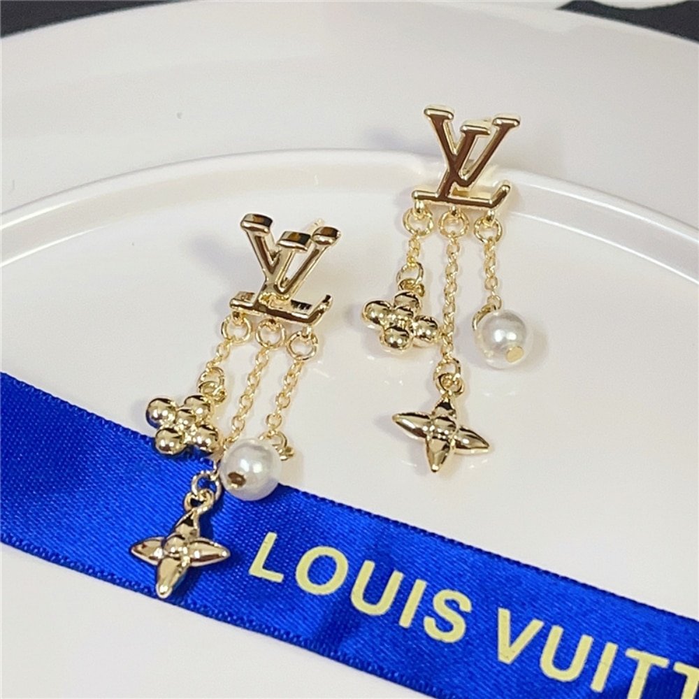 L0vis Vvtt0n L0visa Earrings M01574