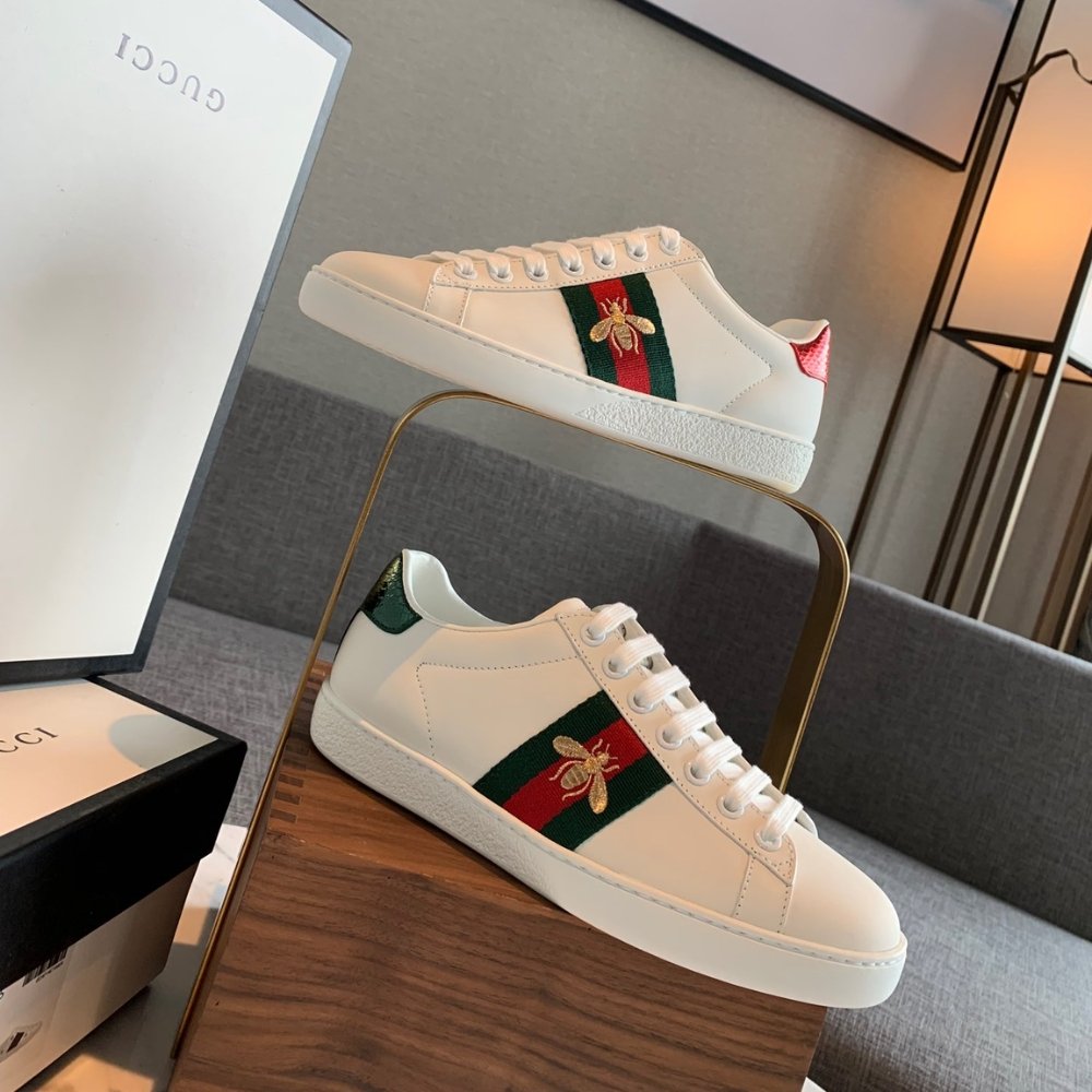 Gvc*1 Ace Embroidered Sneaker Bee White 429446 02JP0 9064