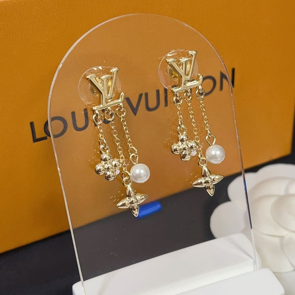 L0vis Vvtt0n L0visa Earrings M01574