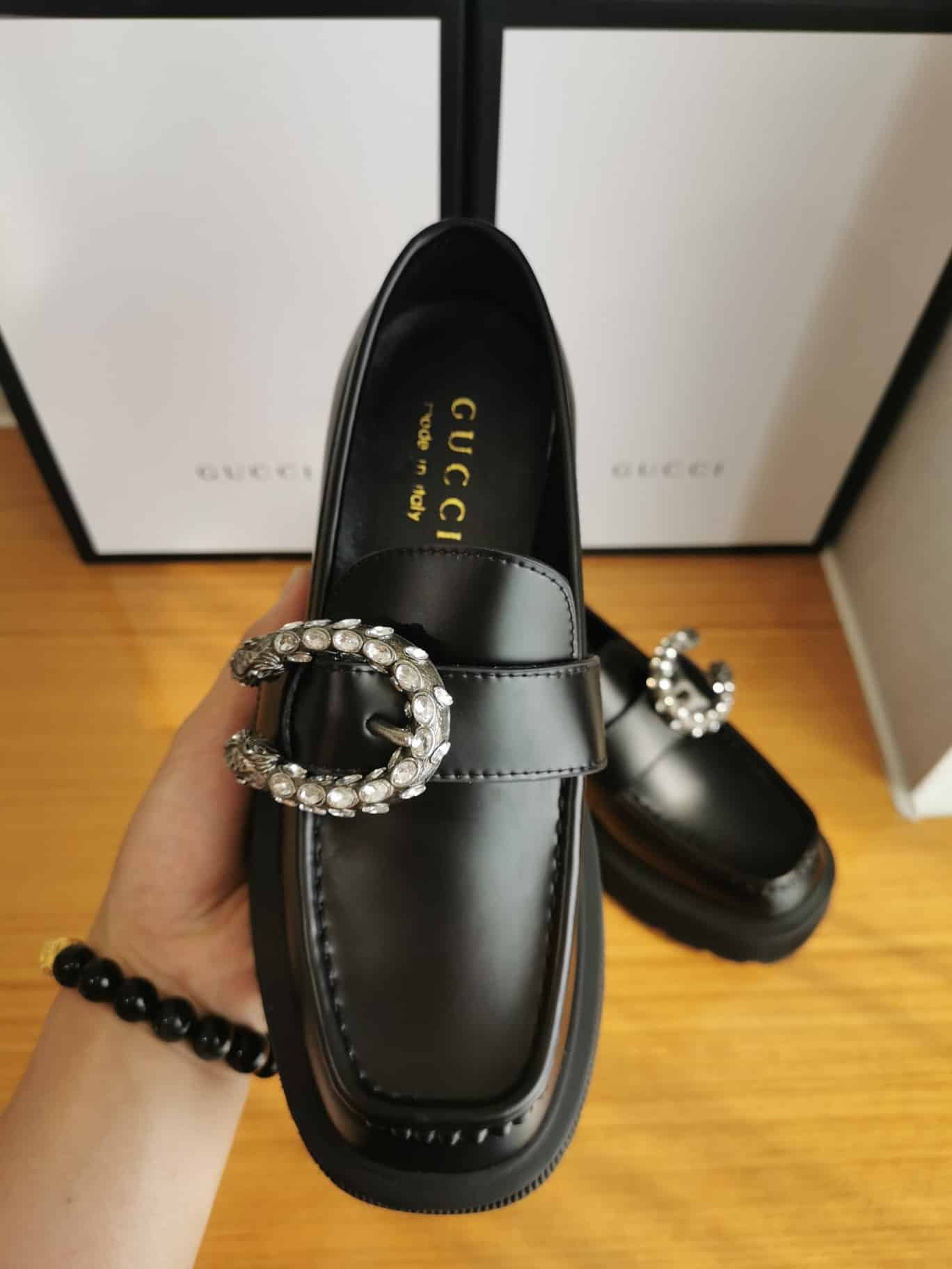 Gvc*1 Women’S Leather Loafers With G Black