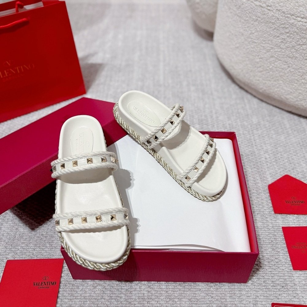 Va1e*ntin0 Garavani Rockstud Leather Espadrille Slide In White