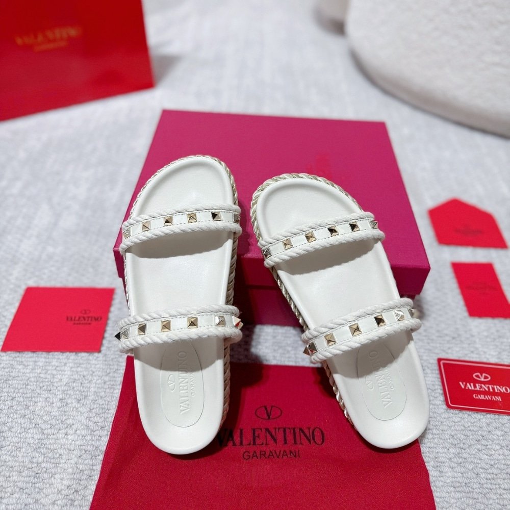 Va1e*ntin0 Garavani Rockstud Leather Espadrille Slide In White