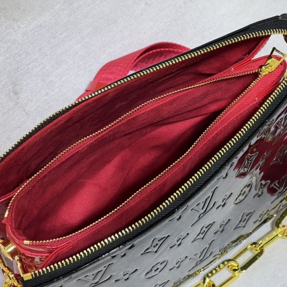 L0vis Vvtt0n Coussin PM Bag Black Red 26Cm