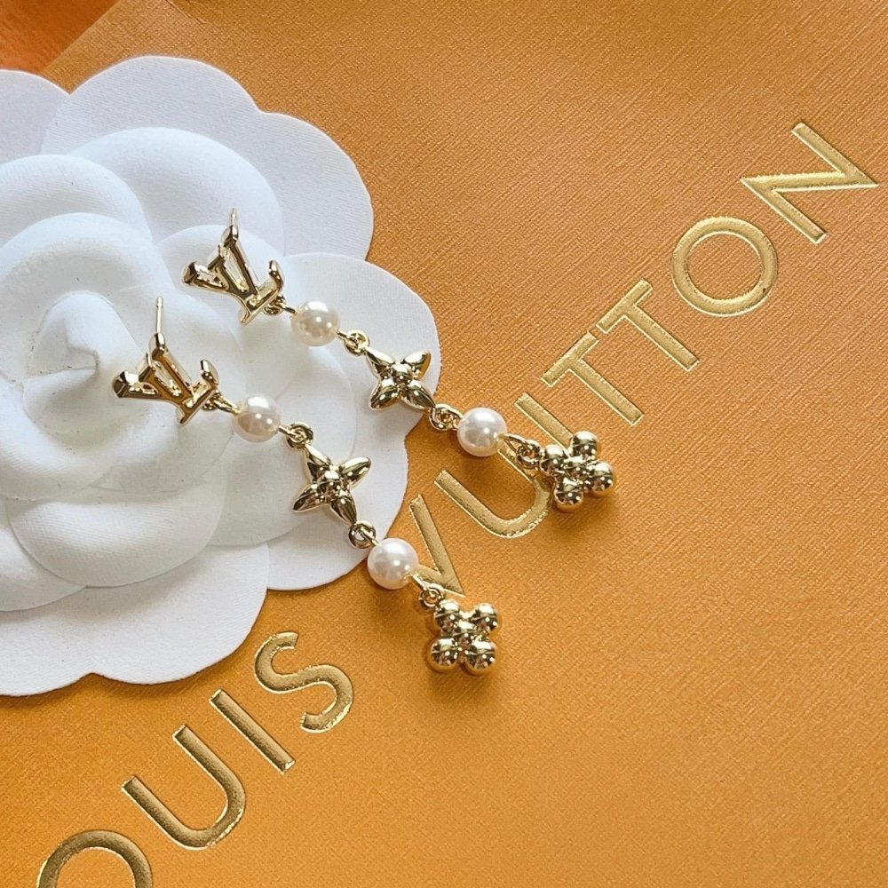 L0vis Vvtt0n L0visa Earrings M01577