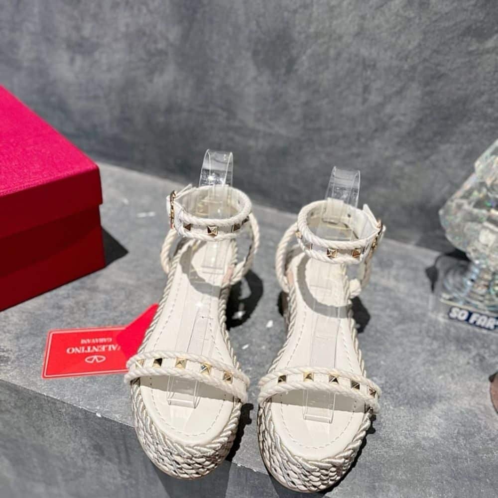 Va1e*ntin0 Rockstud Flatform Sandal White