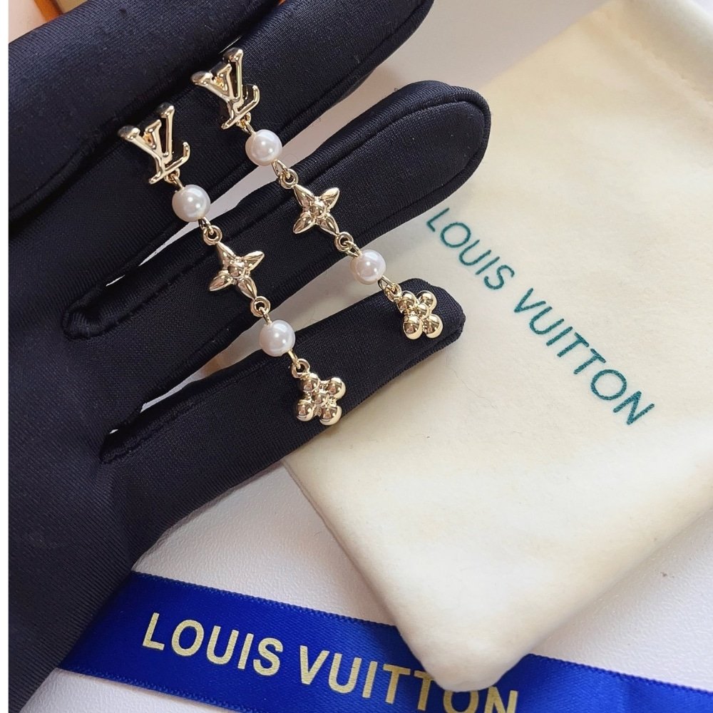 L0vis Vvtt0n L0visa Earrings M01577