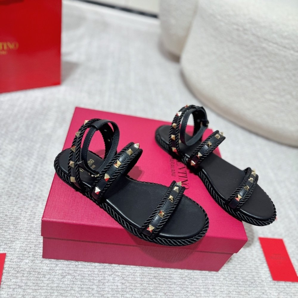 Va1e*ntin0 Garavani Rockstud Torchon Leather Sandal Black 6W2S0Kw8Bae 0No