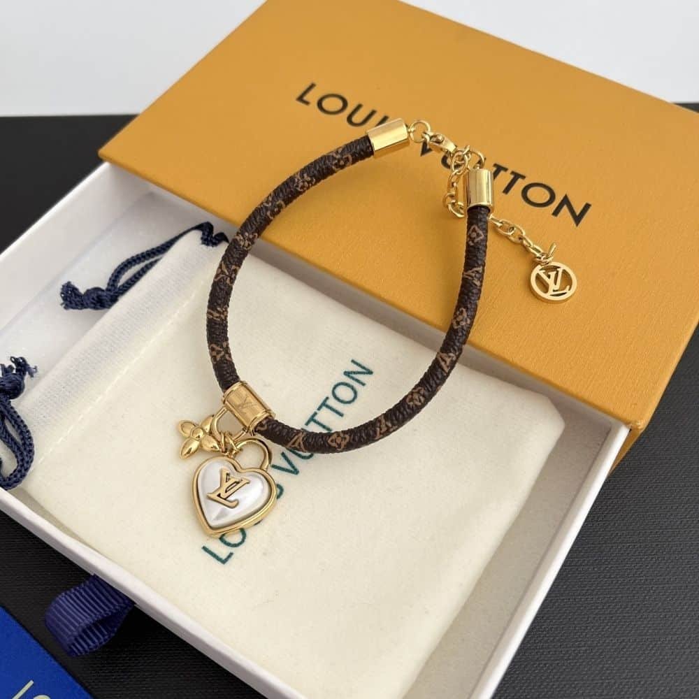 L0vis Vvtt0n Heart Padlock Bracelet M8413Z