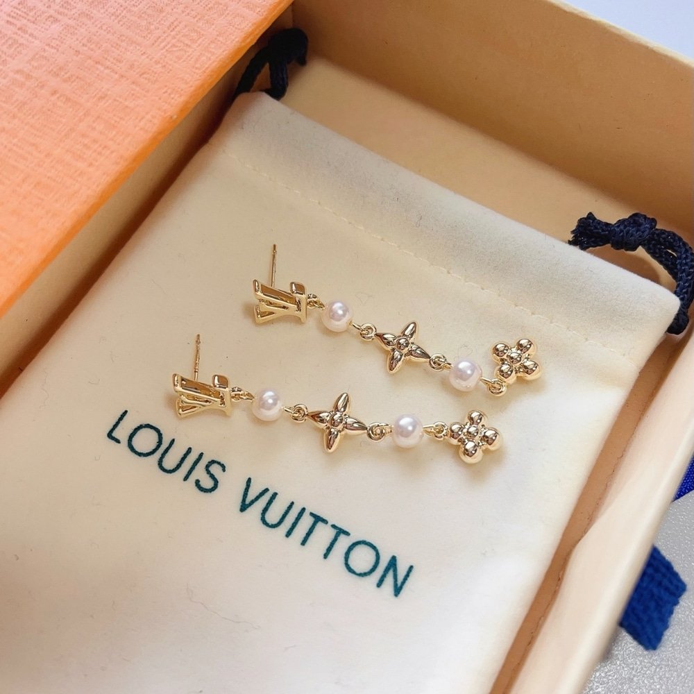 L0vis Vvtt0n L0visa Earrings M01577