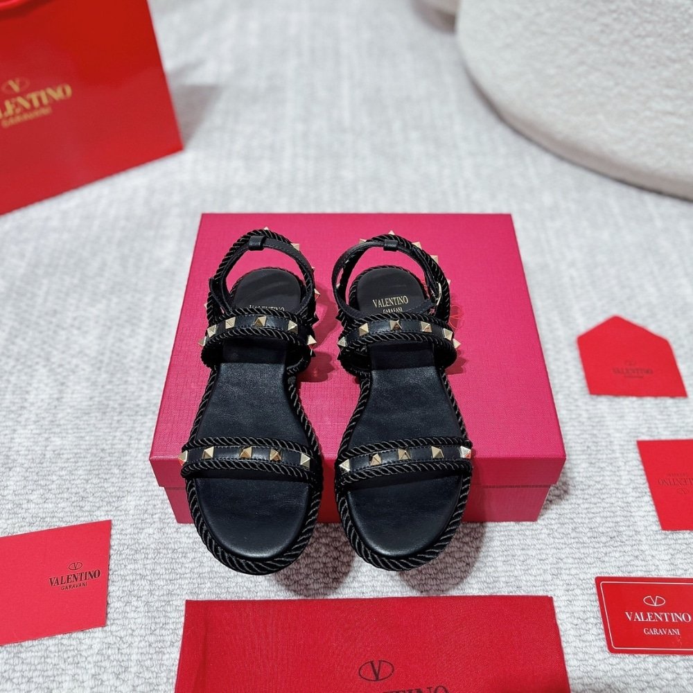 Va1e*ntin0 Garavani Rockstud Torchon Leather Sandal Black 6W2S0Kw8Bae 0No