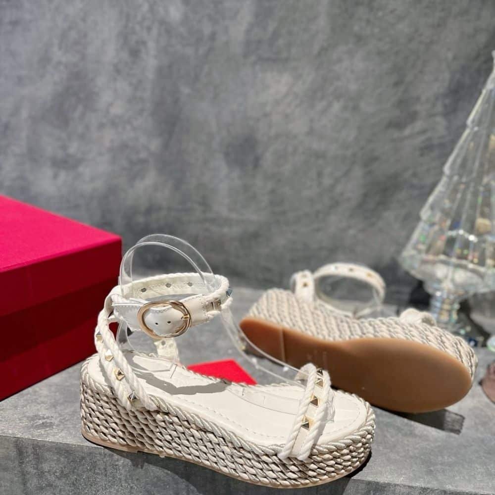 Va1e*ntin0 Rockstud Flatform Sandal White
