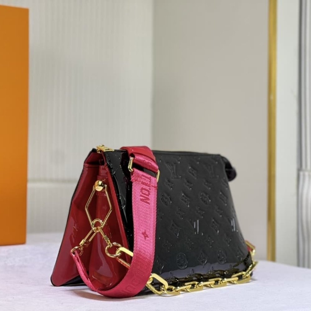L0vis Vvtt0n Coussin PM Bag Black Red 26Cm