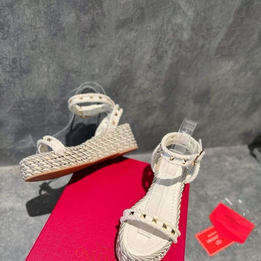 Va1e*ntin0 Rockstud Flatform Sandal White