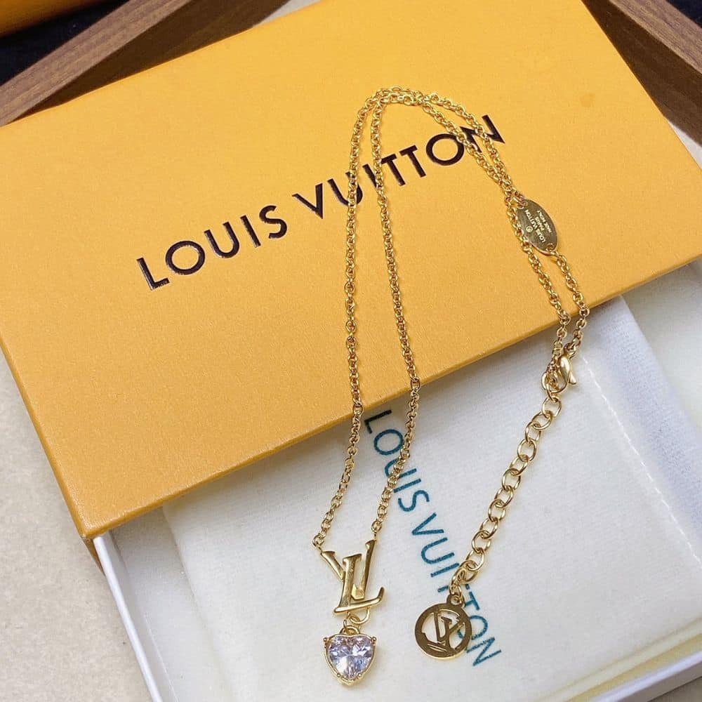 L0vis Vvtt0n Lv Iconic Heart Necklace Gold M02387