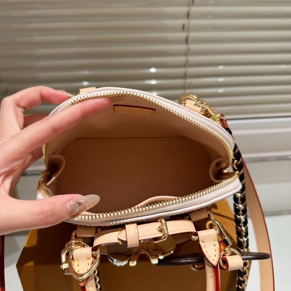 L0vis Vvtt0n Alma Mini LV And I Monogram Dune 25Cm K00015