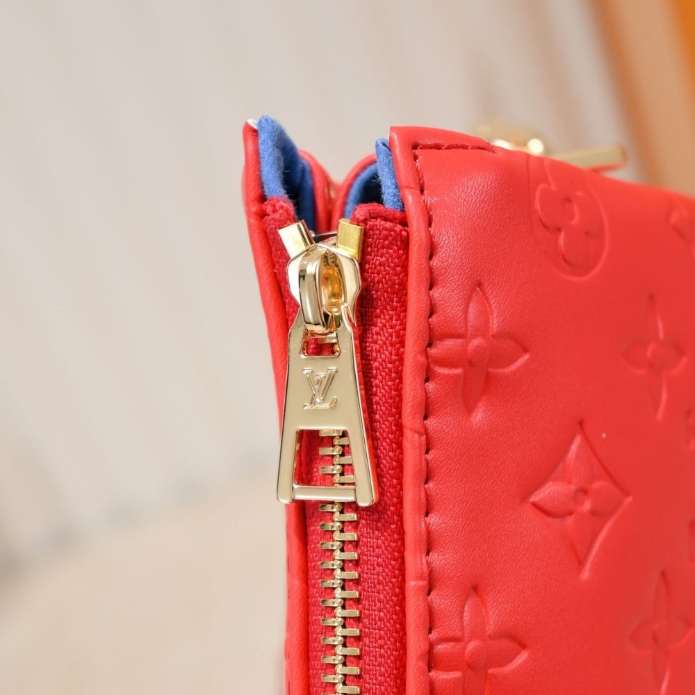 L0vis Vvtt0n Coussin PM Red 26Cm M57792