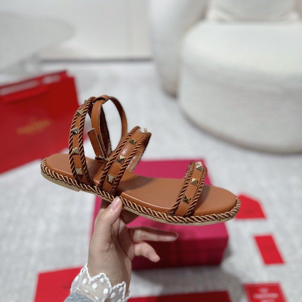 Va1e*ntin0 Garavani Rockstud Torchon Leather Sandal Brown 6W2S0Kw8Bae N58